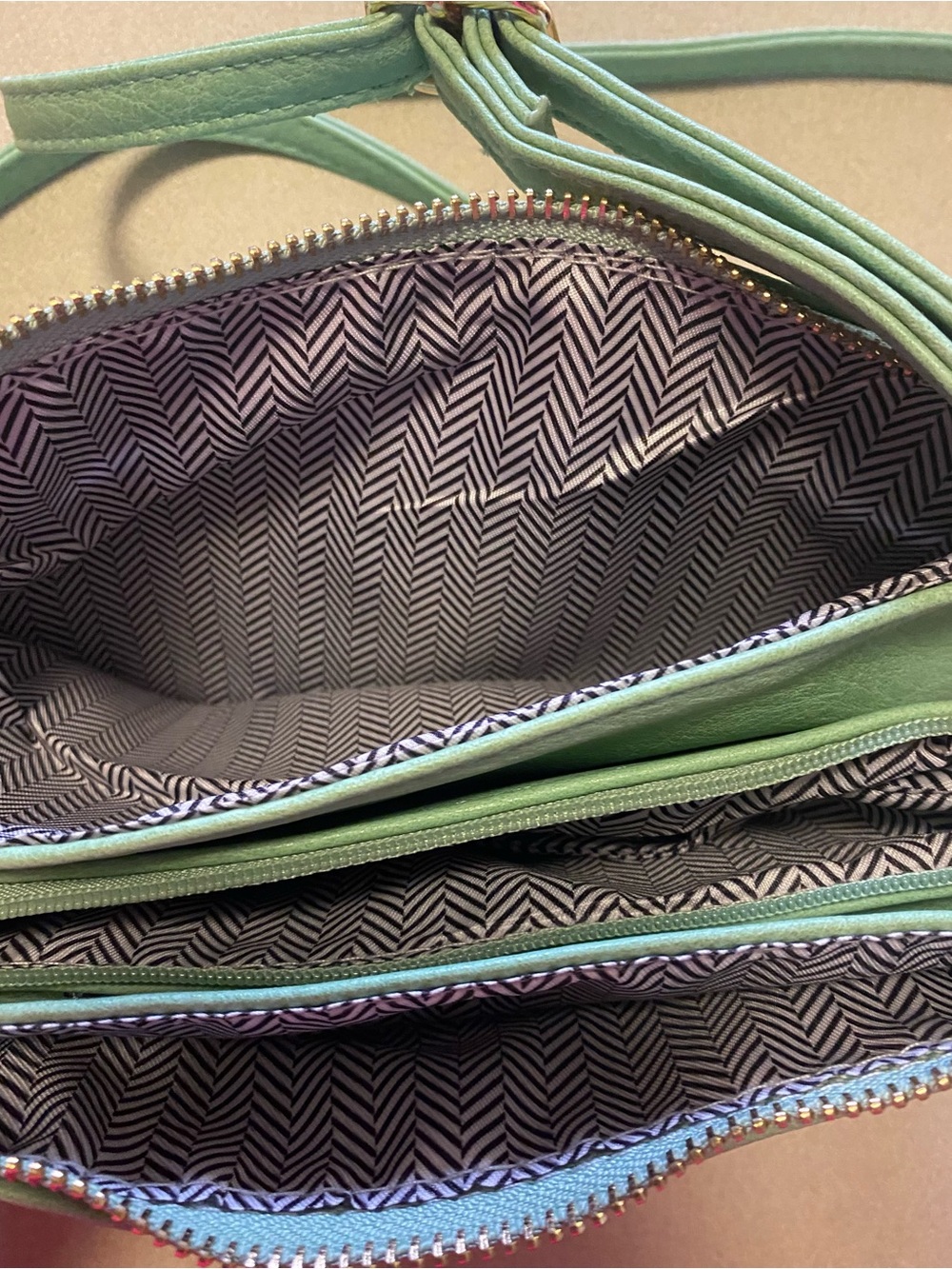Mint Green Leather Crossbody Bag - Unbranded Slim Shoulder Purse - Picture 2 of 3